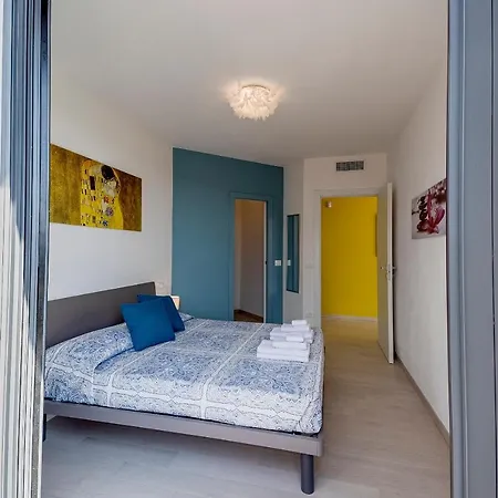 Guesthost - Aregai Marina Exclusive Seaside Apartamento *