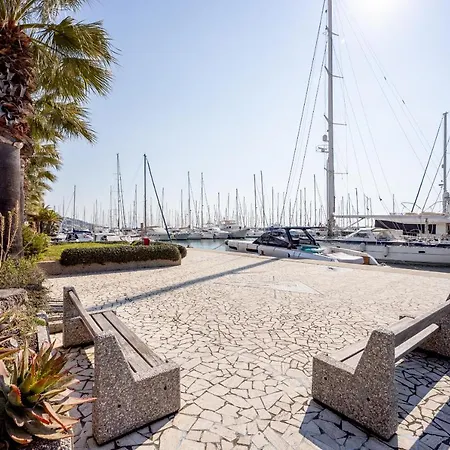 Guesthost - Aregai Marina Exclusive Seaside Apartamento