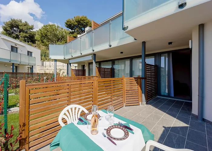 Guesthost - Aregai Marina Exclusive Seaside * Santo Stefano al Mare
