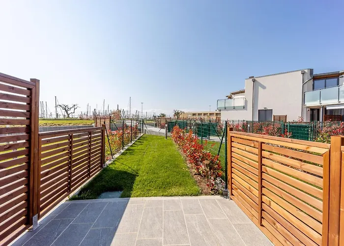 Guesthost - Aregai Marina Exclusive Seaside Appartement Santo Stefano al Mare
