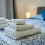 Guesthost - Aregai Marina Exclusive Seaside Apartamento *
