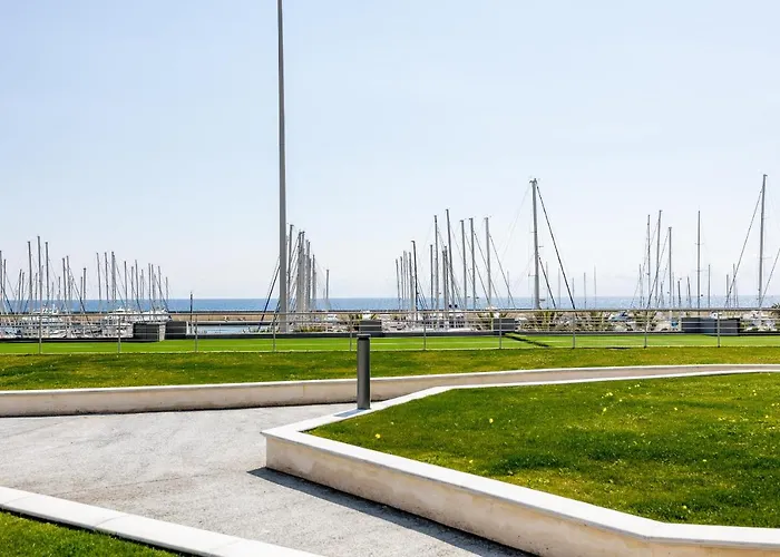 Guesthost - Aregai Marina Exclusive Seaside