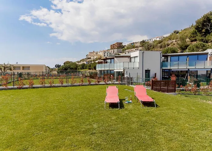 Guesthost - Aregai Marina Exclusive Seaside Santo Stefano al Mare